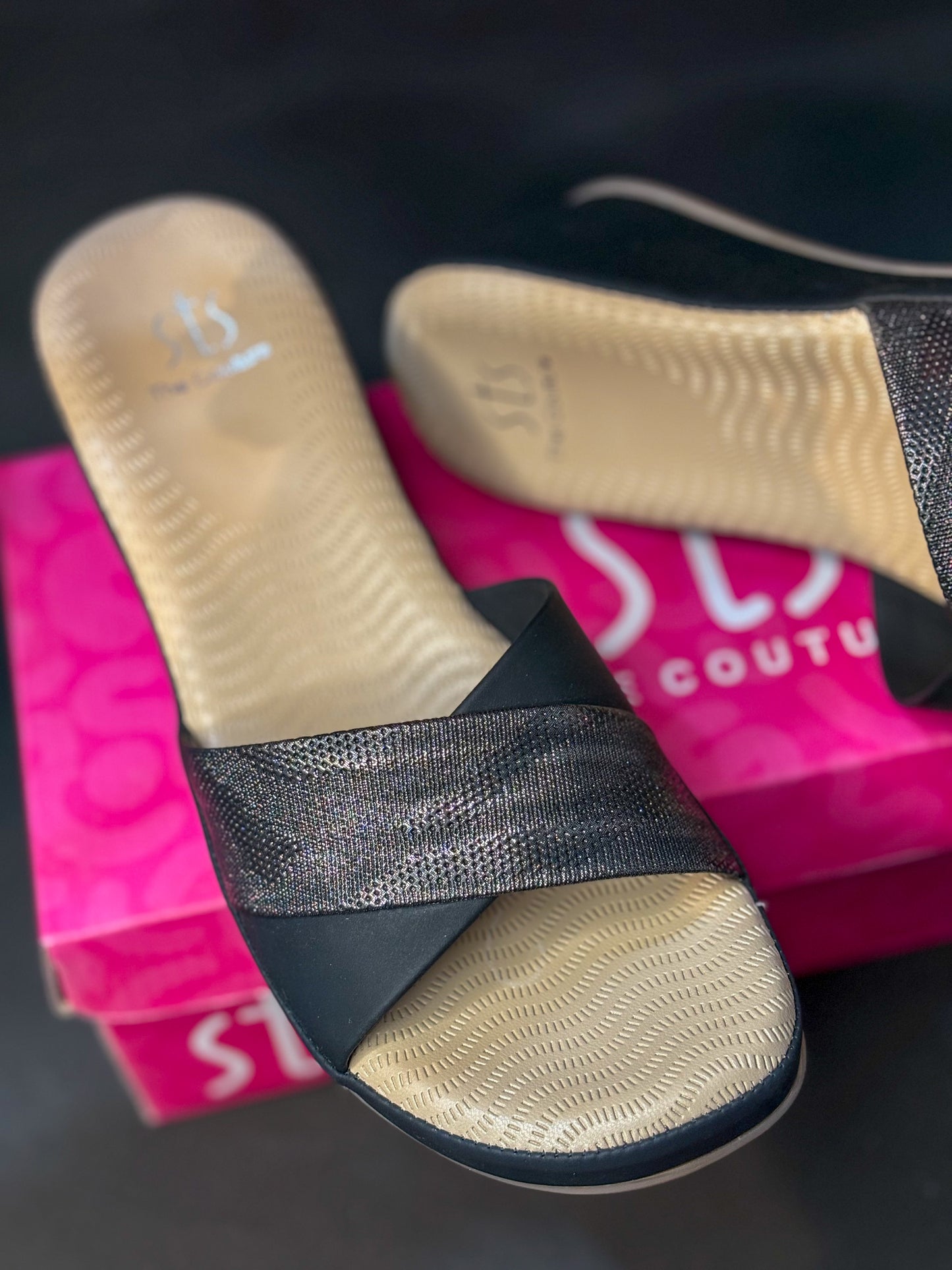 Black Comfort Wedge Slider