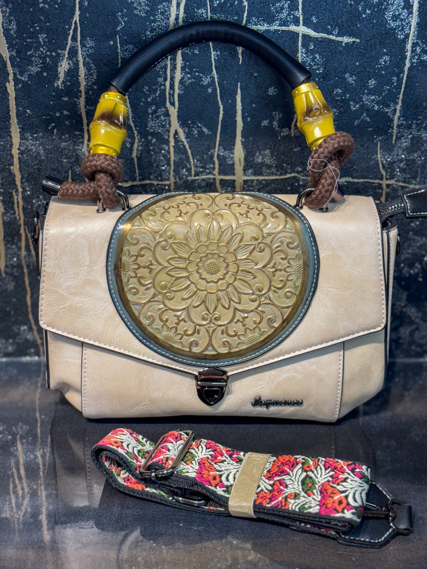 Ivory Luxe Handheld