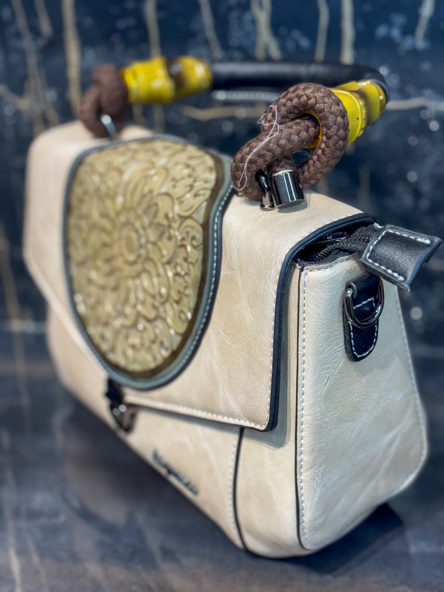 Ivory Luxe Handheld