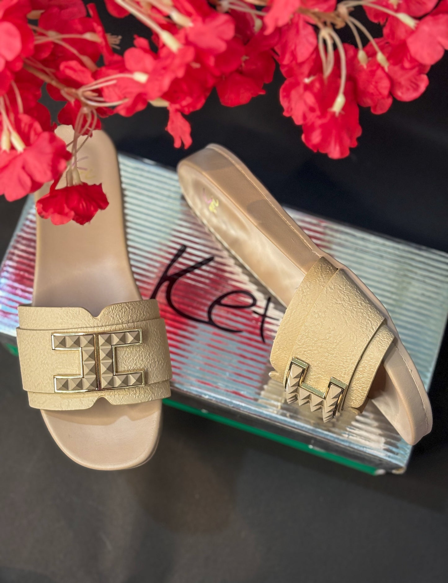 Beige Single-Strap Comfort Slider